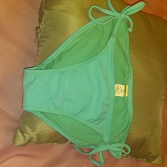 Bathing suit bottoms - Picture 1 of 1